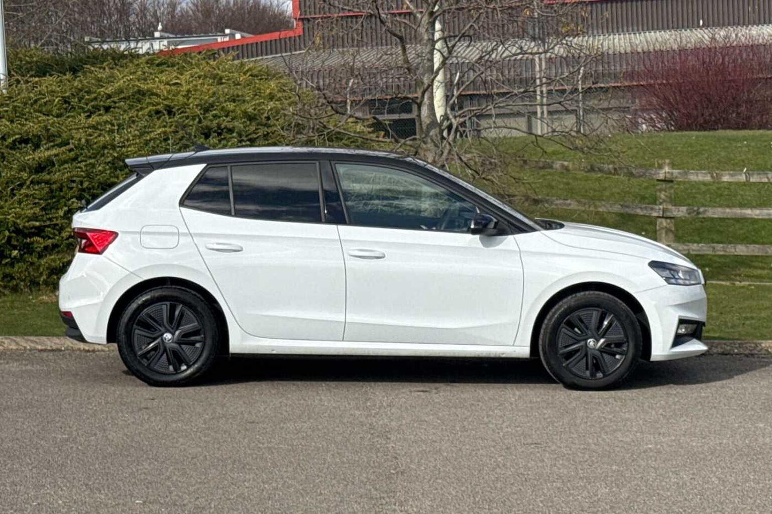 SKODA Fabia 1.0 MPI 80ps Colour Edition 5-Dr Hatchback *Candy White