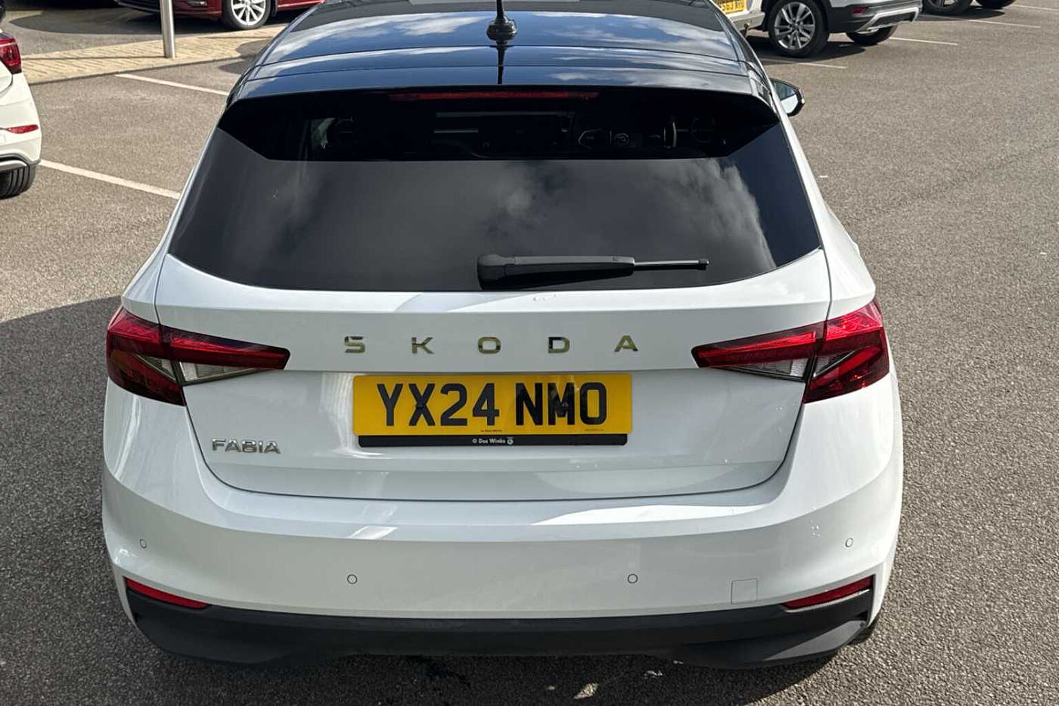 SKODA Fabia 1.0 MPI 80ps Colour Edition 5-Dr Hatchback *Candy White