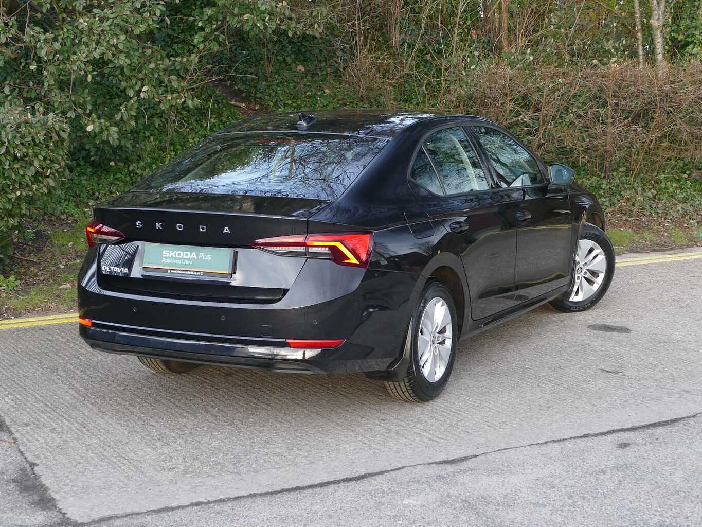 SKODA Octavia Hatchback 1.5 TSI ACT SE (150PS)