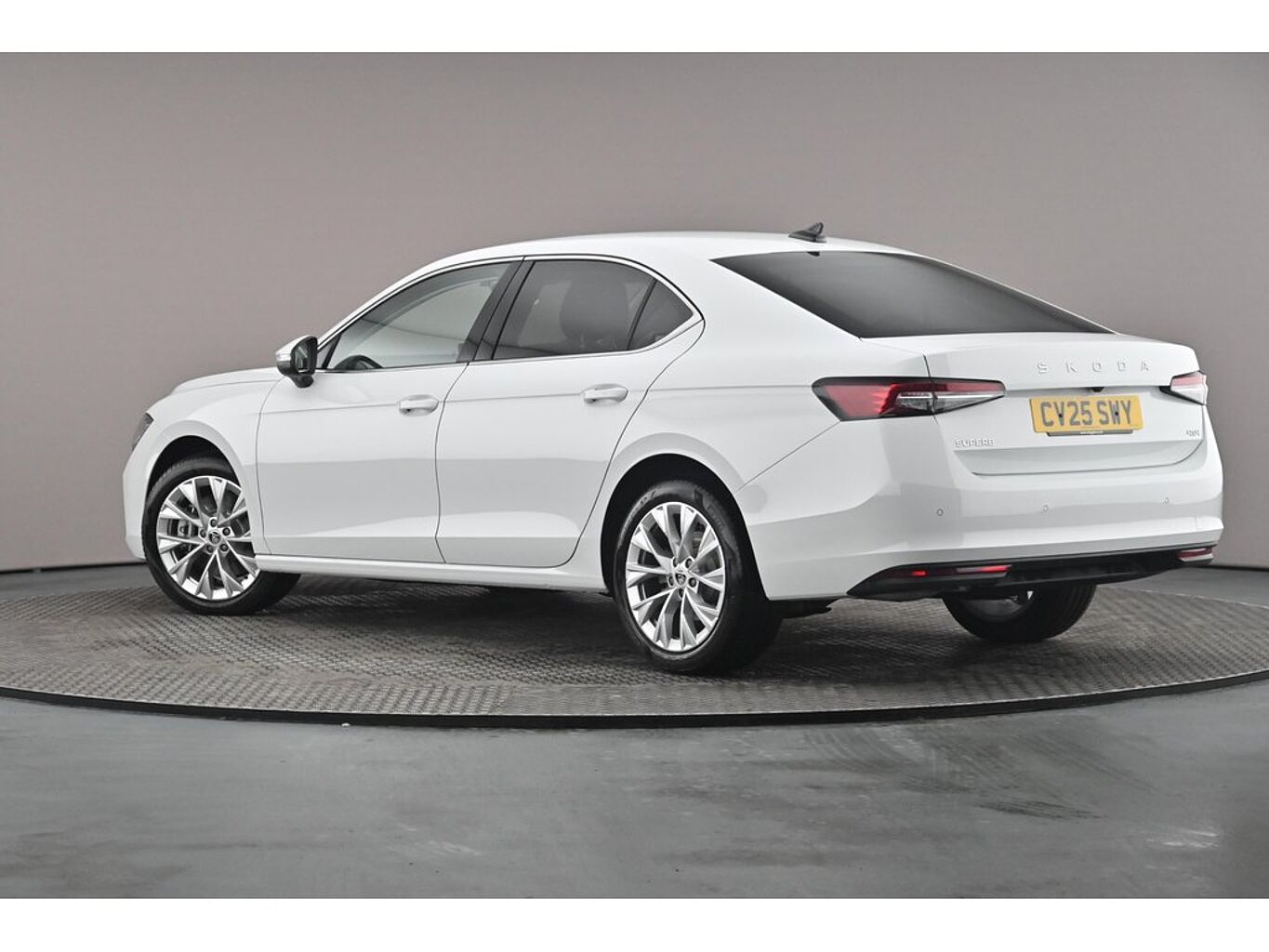 SKODA Superb Hatch SE L 2.0 TDI 193 PS 4x4 DSG