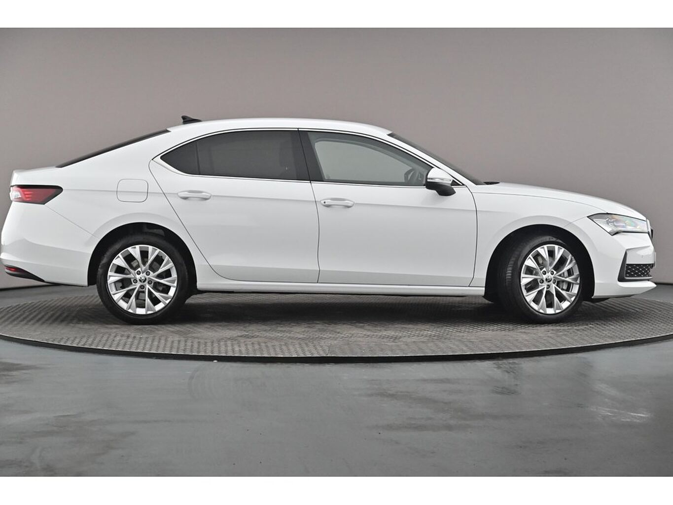 SKODA Superb Hatch SE L 2.0 TDI 193 PS 4x4 DSG
