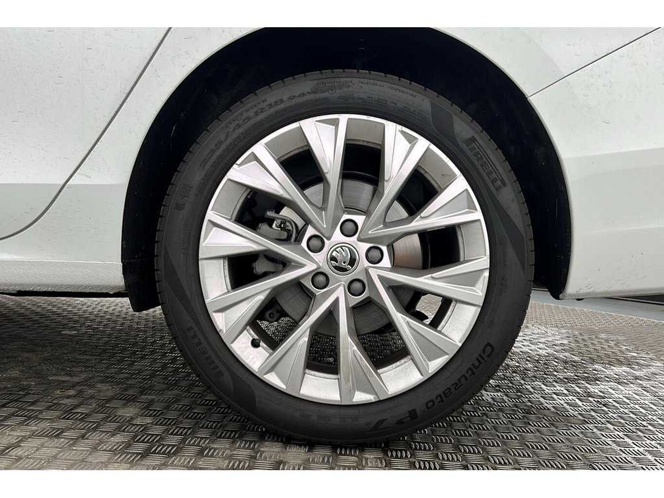 SKODA Superb Hatch SE L 2.0 TDI 193 PS 4x4 DSG