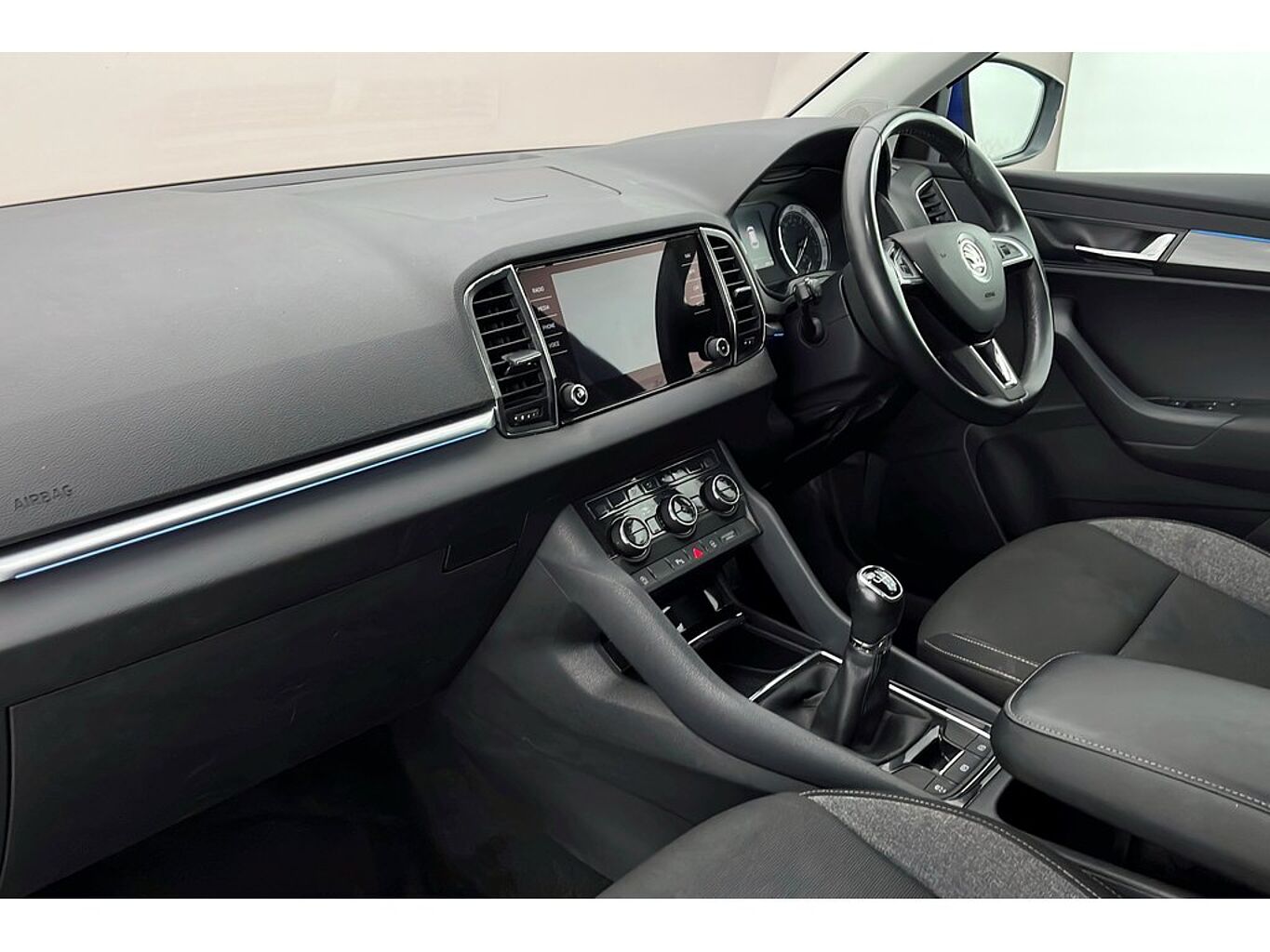 SKODA Karoq SE Drive 1.0 TSI 115 PS 6G Man