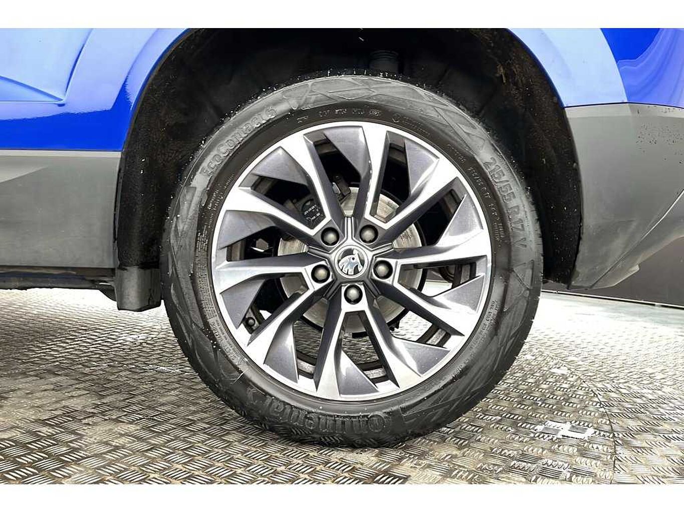 SKODA Karoq SE Drive 1.0 TSI 115 PS 6G Man