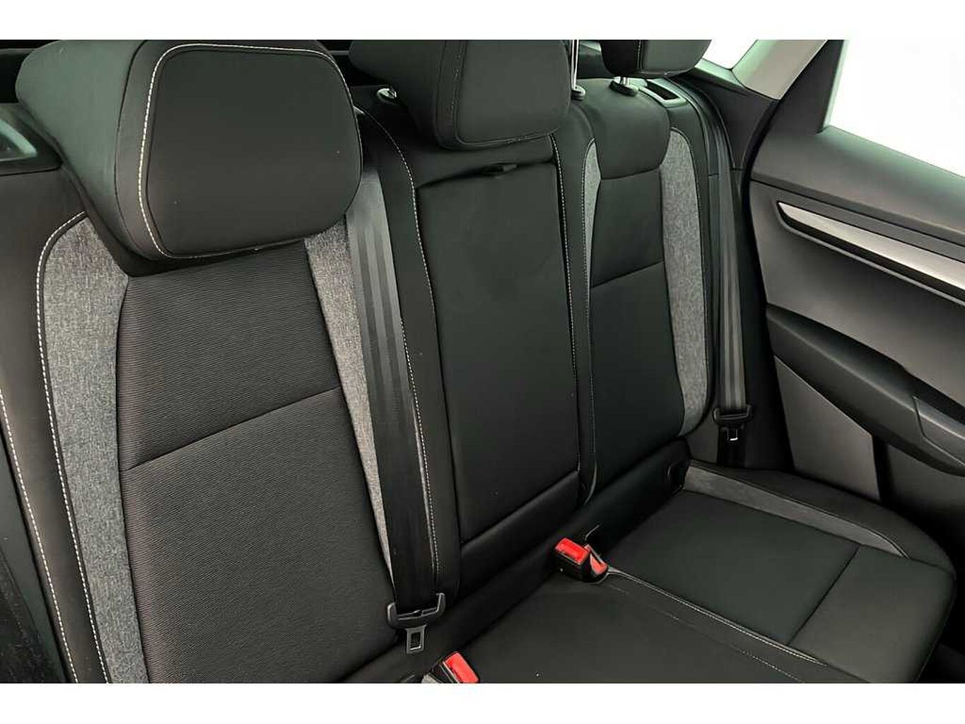 SKODA Karoq SE Drive 1.0 TSI 115 PS 6G Man