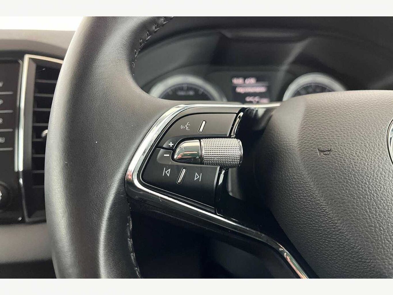 SKODA Karoq 1.5 TSI ACT SE L SUV 5dr Petrol Manual Euro 6 (s/s) (150 ps)