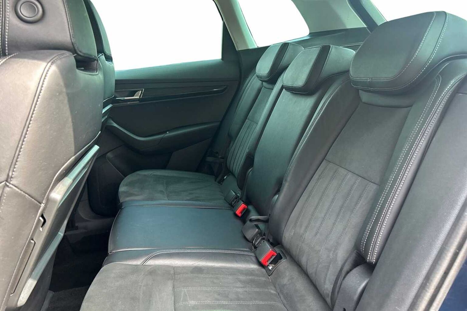 SKODA Karoq 1.6 TDI SE L SUV 5dr Diesel DSG Euro 6 (s/s) (115 ps)