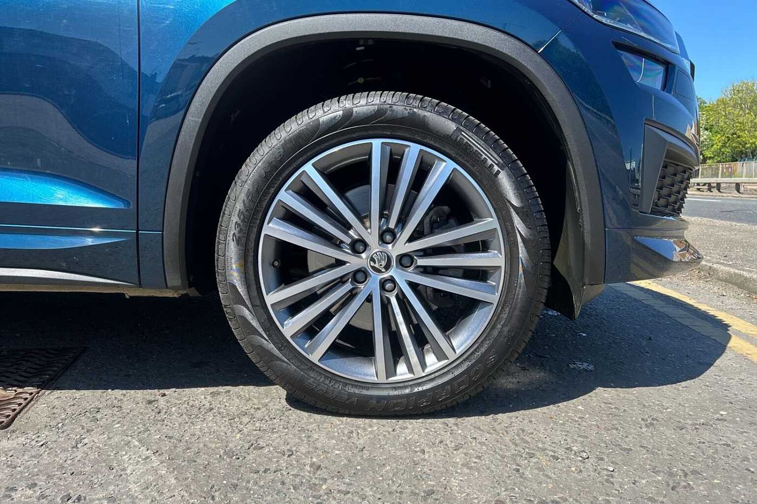 SKODA Kodiaq 2.0 TDI Laurin & Klement SUV 5dr Diesel DSG 4WD Euro 6 (s/s) (7 Seat) (200 ps)