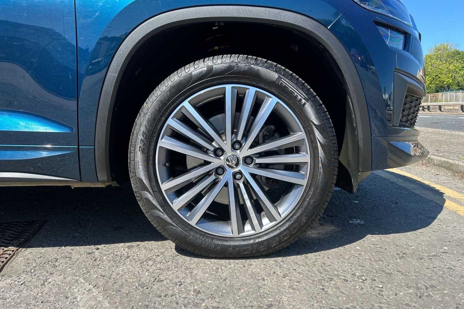 SKODA Kodiaq 2.0 TDI Laurin & Klement SUV 5dr Diesel DSG 4WD Euro 6 (s/s) (7 Seat) (200 ps)