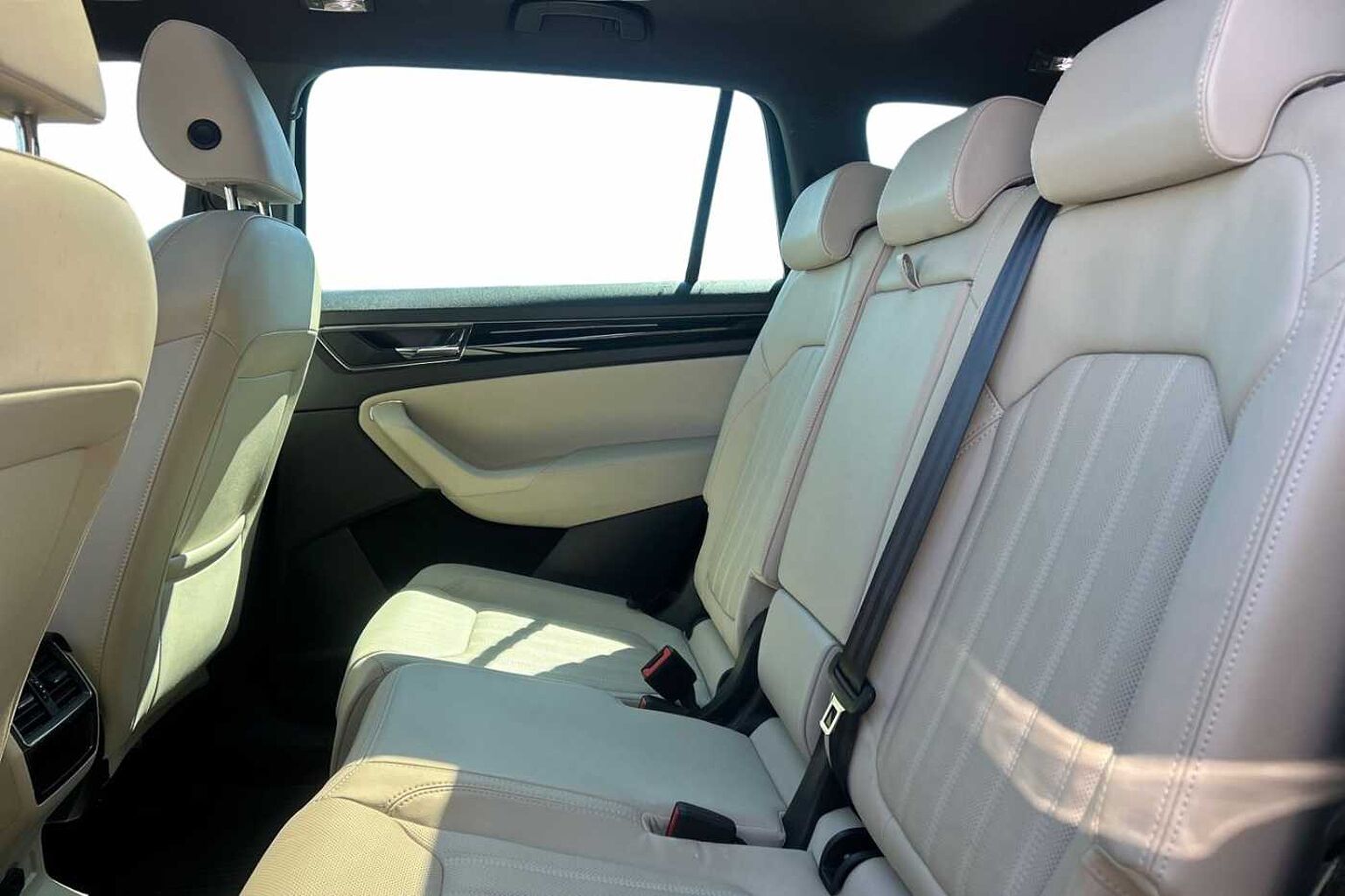 SKODA Kodiaq 2.0 TDI Laurin & Klement SUV 5dr Diesel DSG 4WD Euro 6 (s/s) (7 Seat) (200 ps)