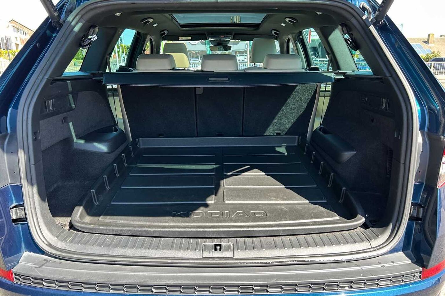 SKODA Kodiaq 2.0 TDI Laurin & Klement SUV 5dr Diesel DSG 4WD Euro 6 (s/s) (7 Seat) (200 ps)