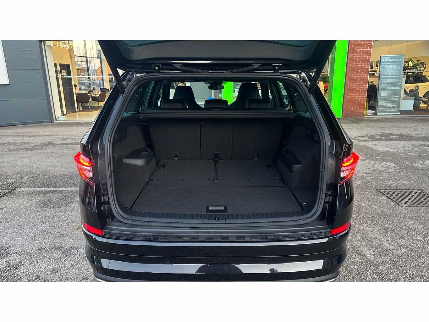 SKODA KODIAQ ŠKODA  Diesel Estate 2.0 TDI 200 Sport Line 4x4 5dr DSG [7 Seat]