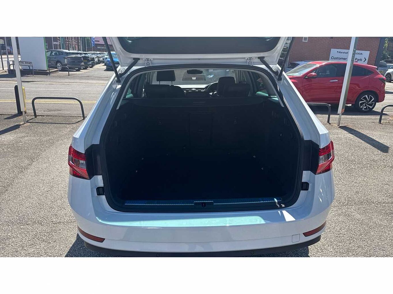SKODA SUPERB 2.0 TDI CR SE Technology 5dr DSG