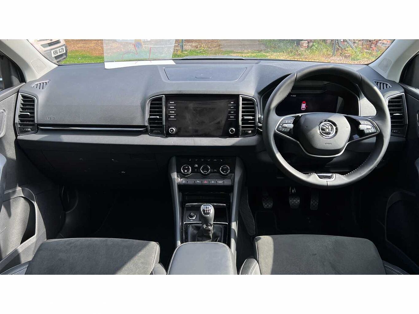 SKODA KAROQ 1.5 TSI SE L 5dr