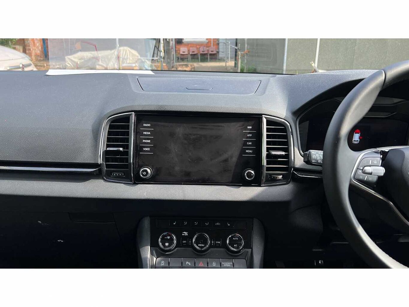 SKODA KAROQ 1.5 TSI SE L 5dr
