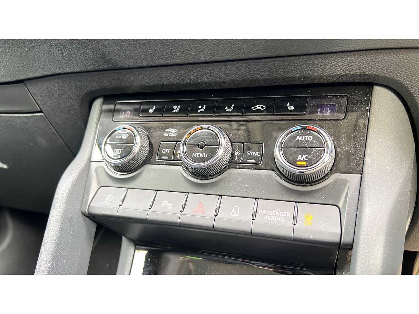 SKODA KAROQ 1.5 TSI SE L 5dr