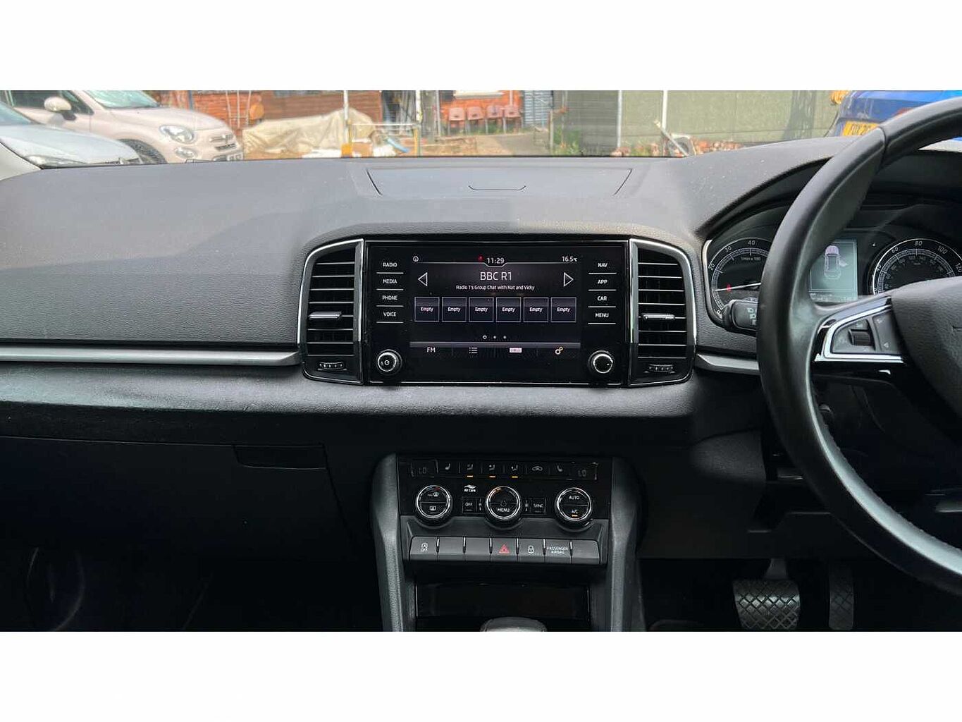 SKODA Karoq SUV 1.0 TSI (115ps) SE DSG