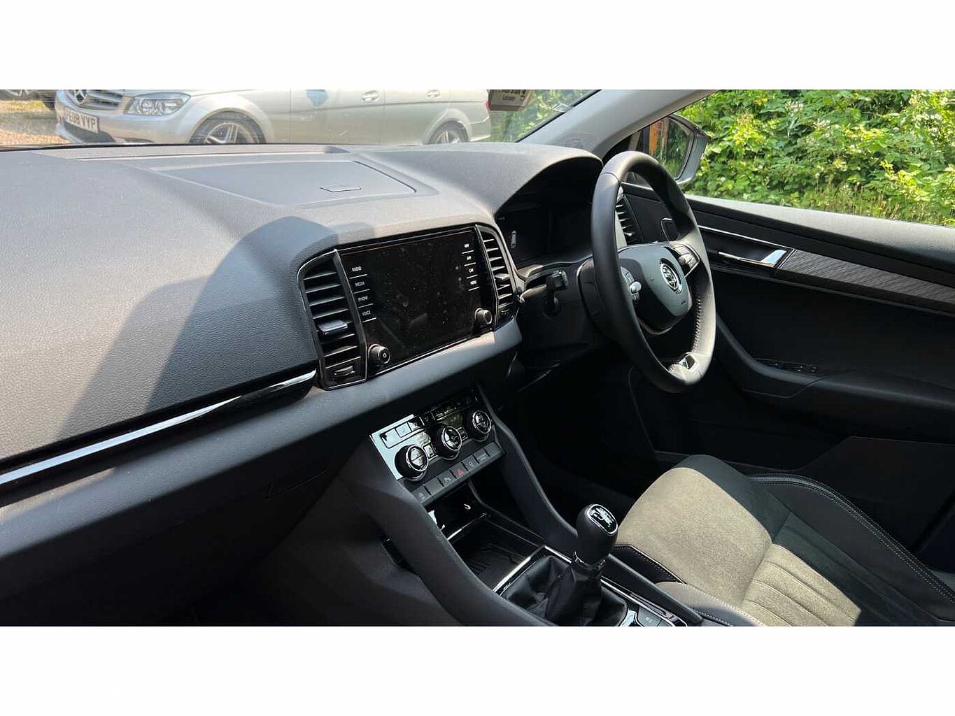 SKODA KAROQ 1.5 TSI SE L 5dr