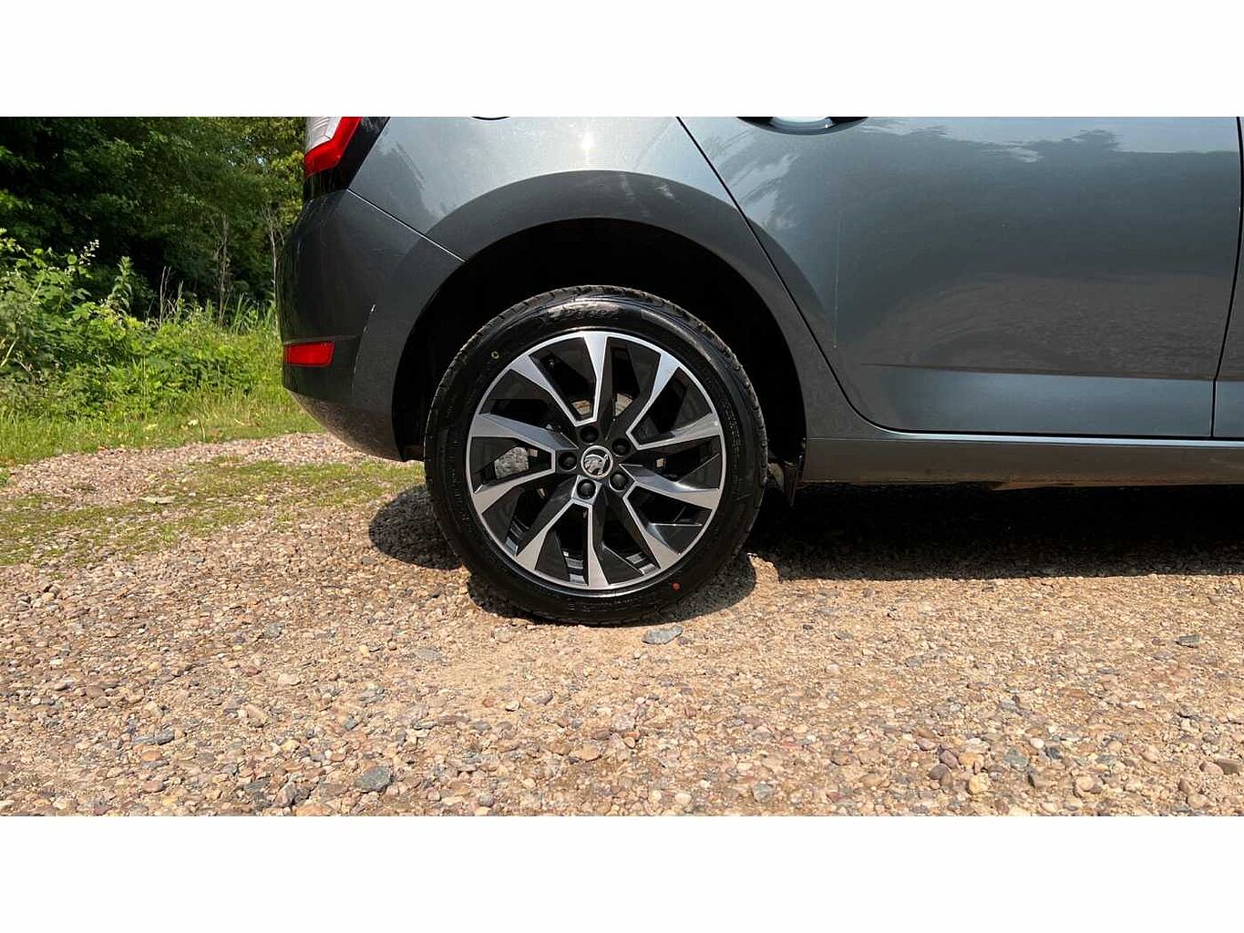 SKODA Fabia 1.0 MPI (60ps) SE Drive 5-Dr Hatchback