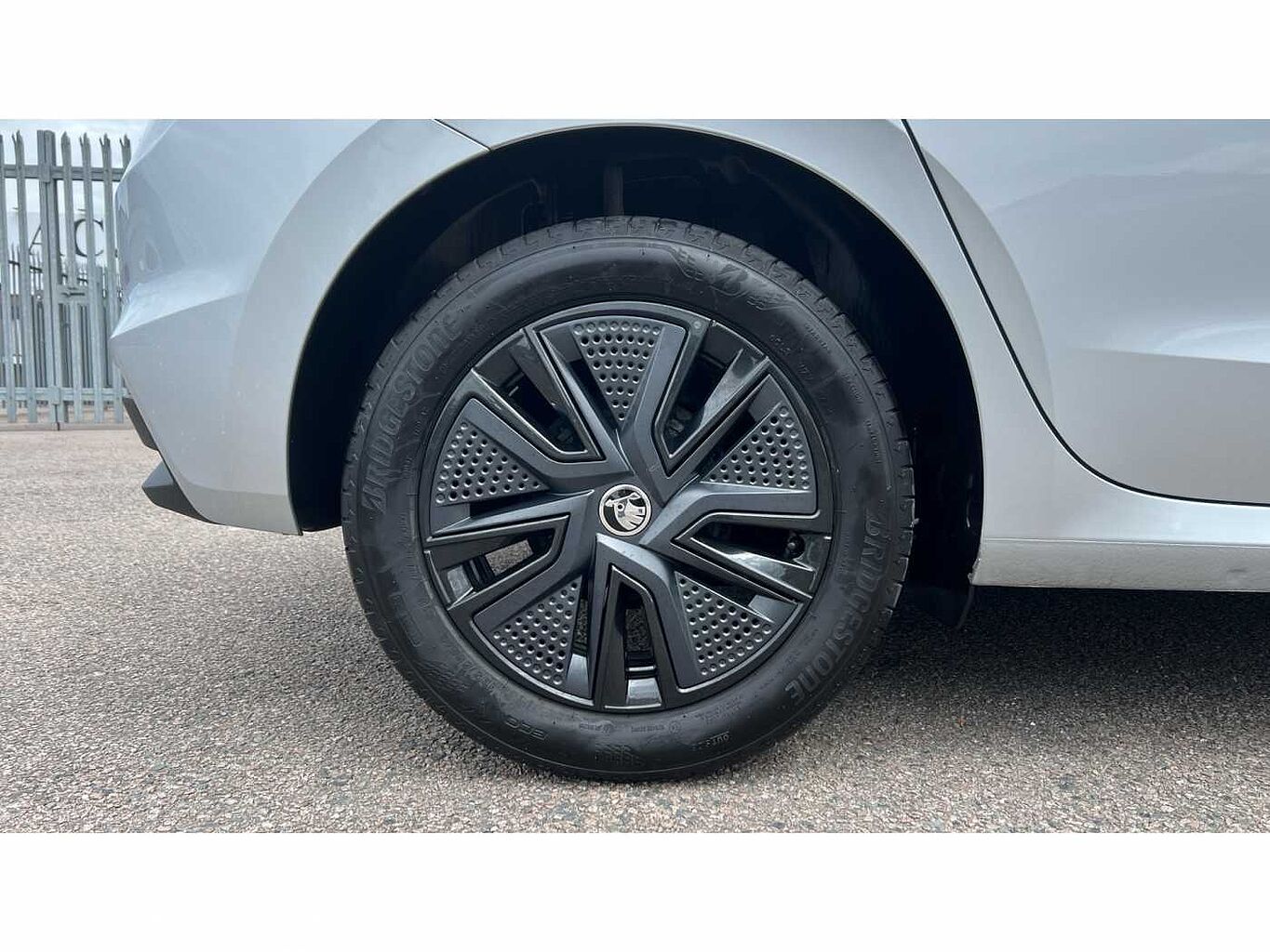 SKODA FABIA 1.0 MPI 80 Colour Edition 5dr