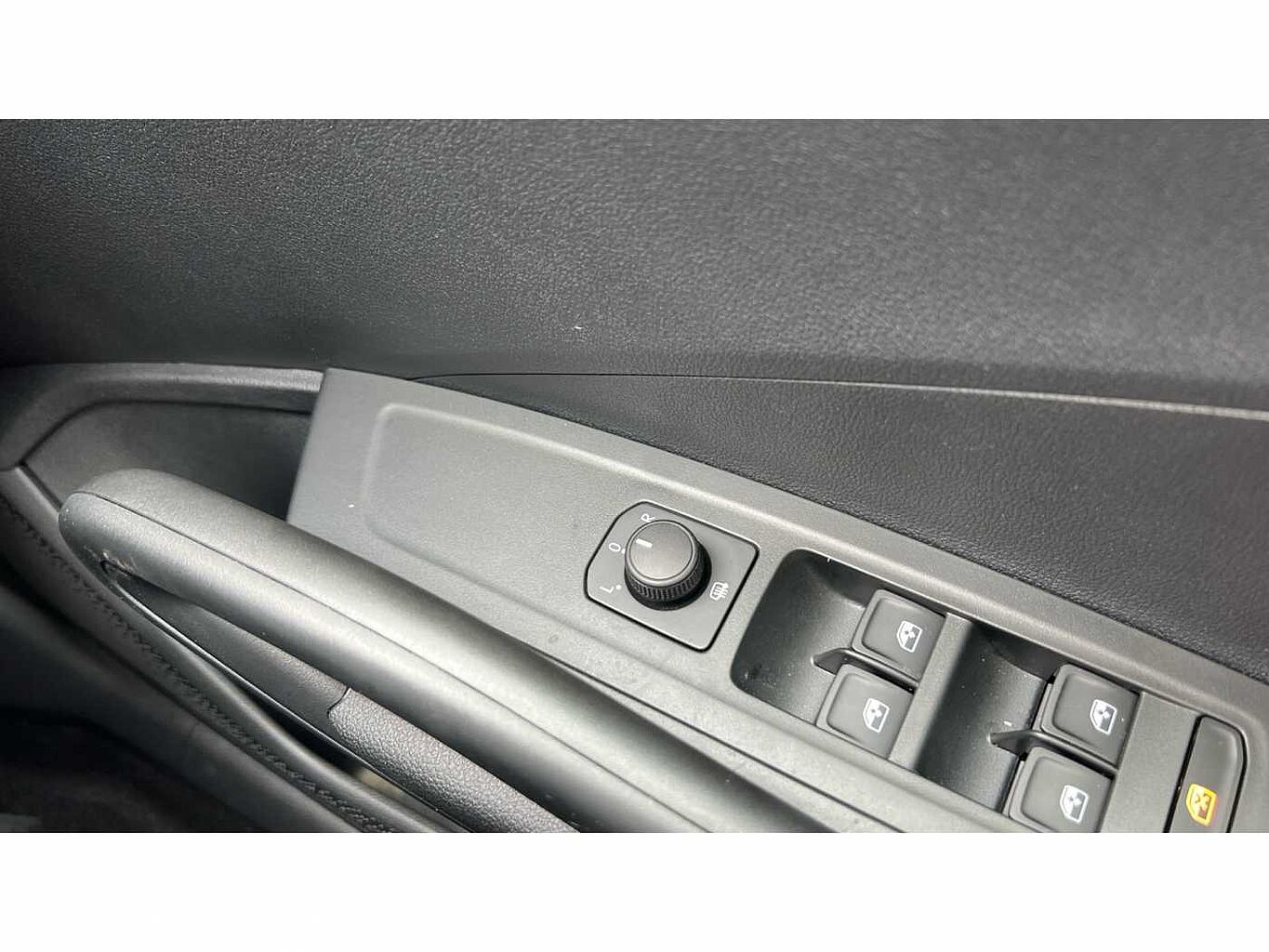 SKODA FABIA 1.0 MPI 80 Colour Edition 5dr