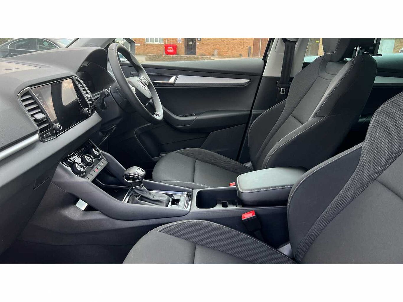 SKODA KAROQ 1.5 TSI SE Drive 5dr DSG