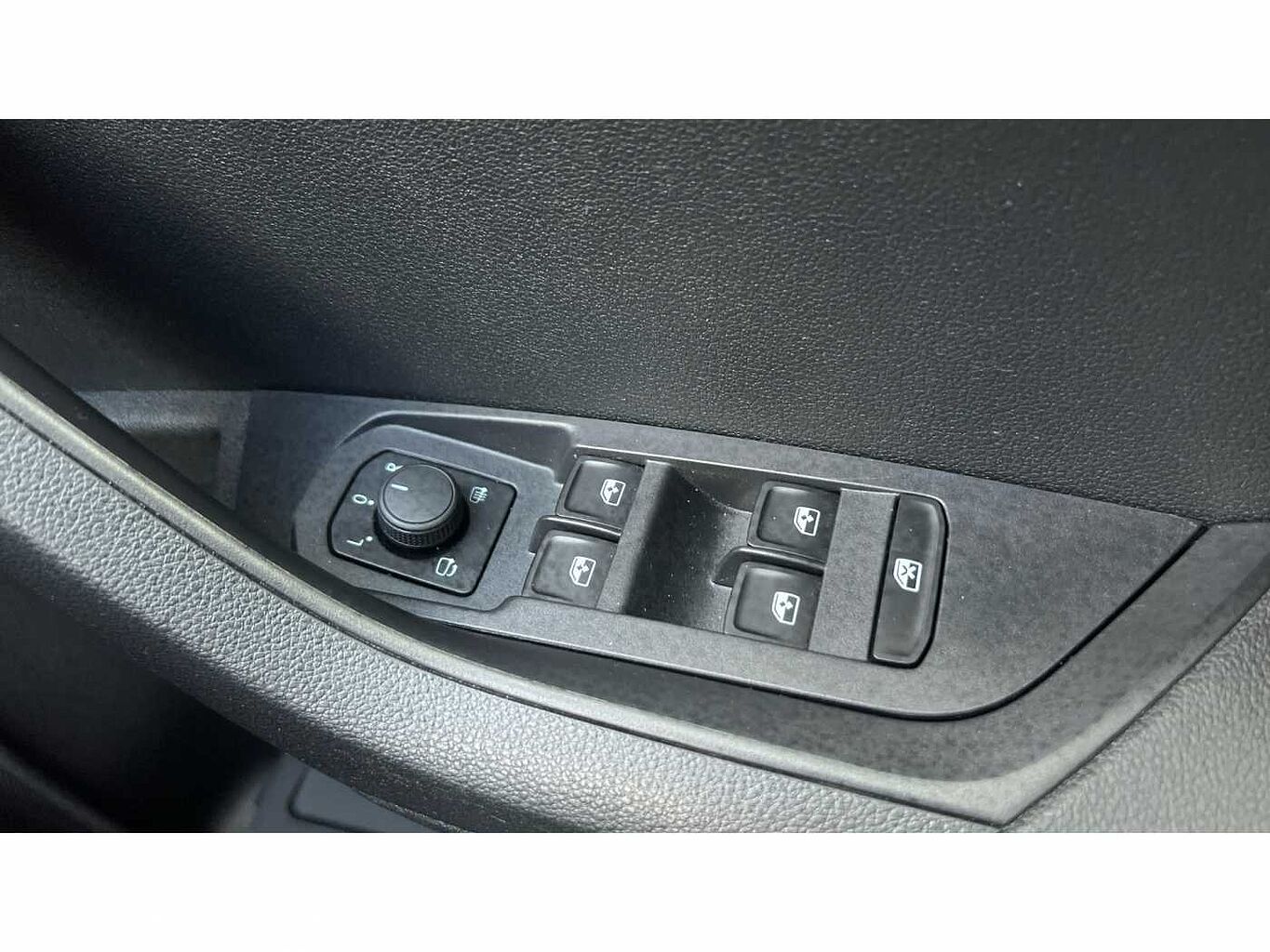 SKODA KAROQ 1.5 TSI SE Drive 5dr DSG