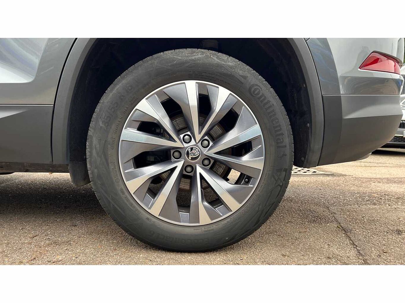 SKODA KODIAQ ŠKODA  Estate 1.5 TSI SE Drive 5dr DSG [7 Seat]