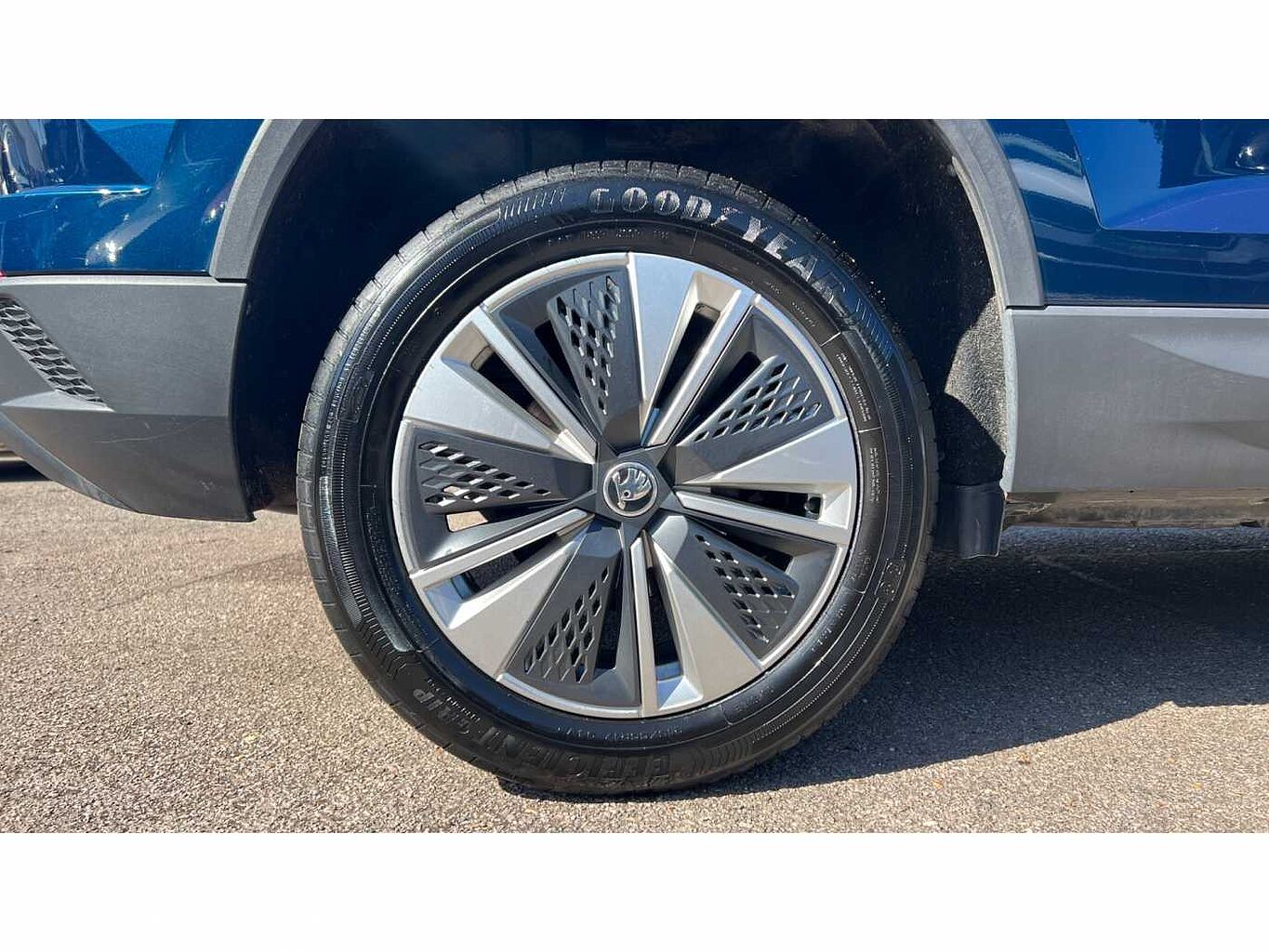 SKODA KAROQ 1.0 TSI SE Drive 5dr