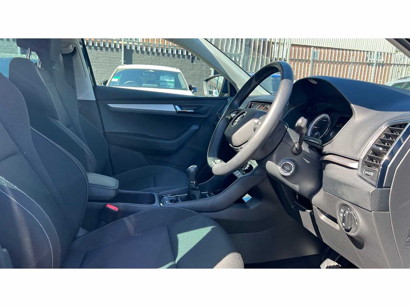 SKODA KAROQ 1.0 TSI SE Drive 5dr