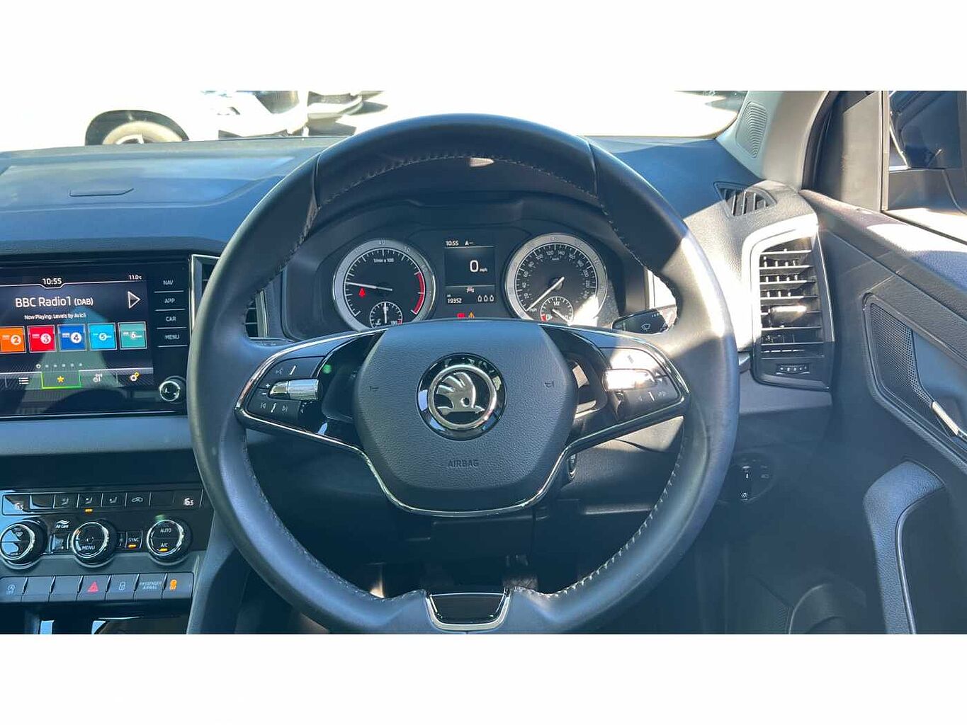 SKODA KAROQ 1.0 TSI SE Drive 5dr