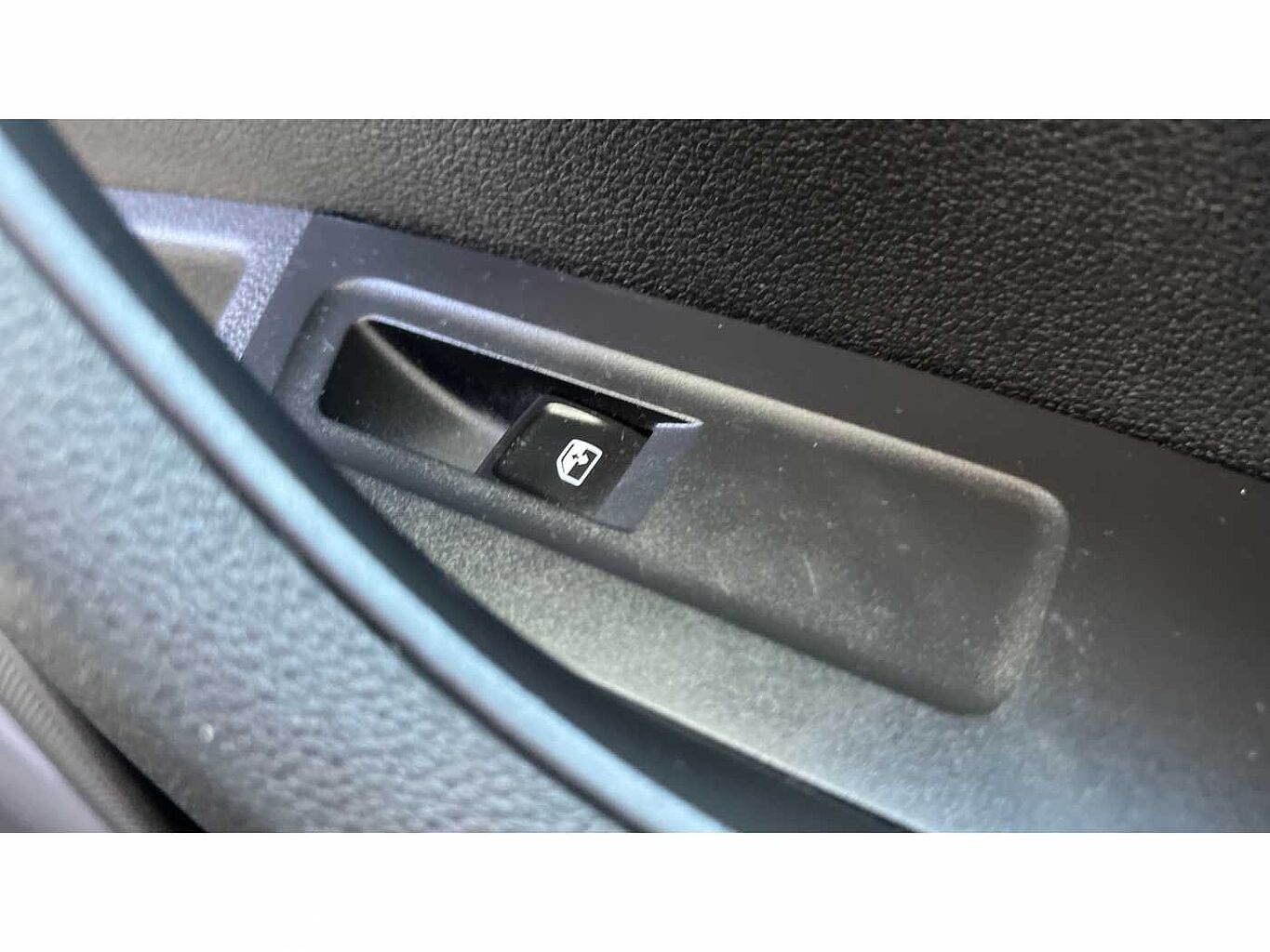 SKODA KAROQ 1.0 TSI SE Drive 5dr