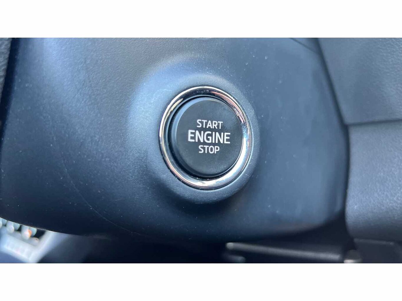 SKODA KAROQ 1.0 TSI SE Drive 5dr