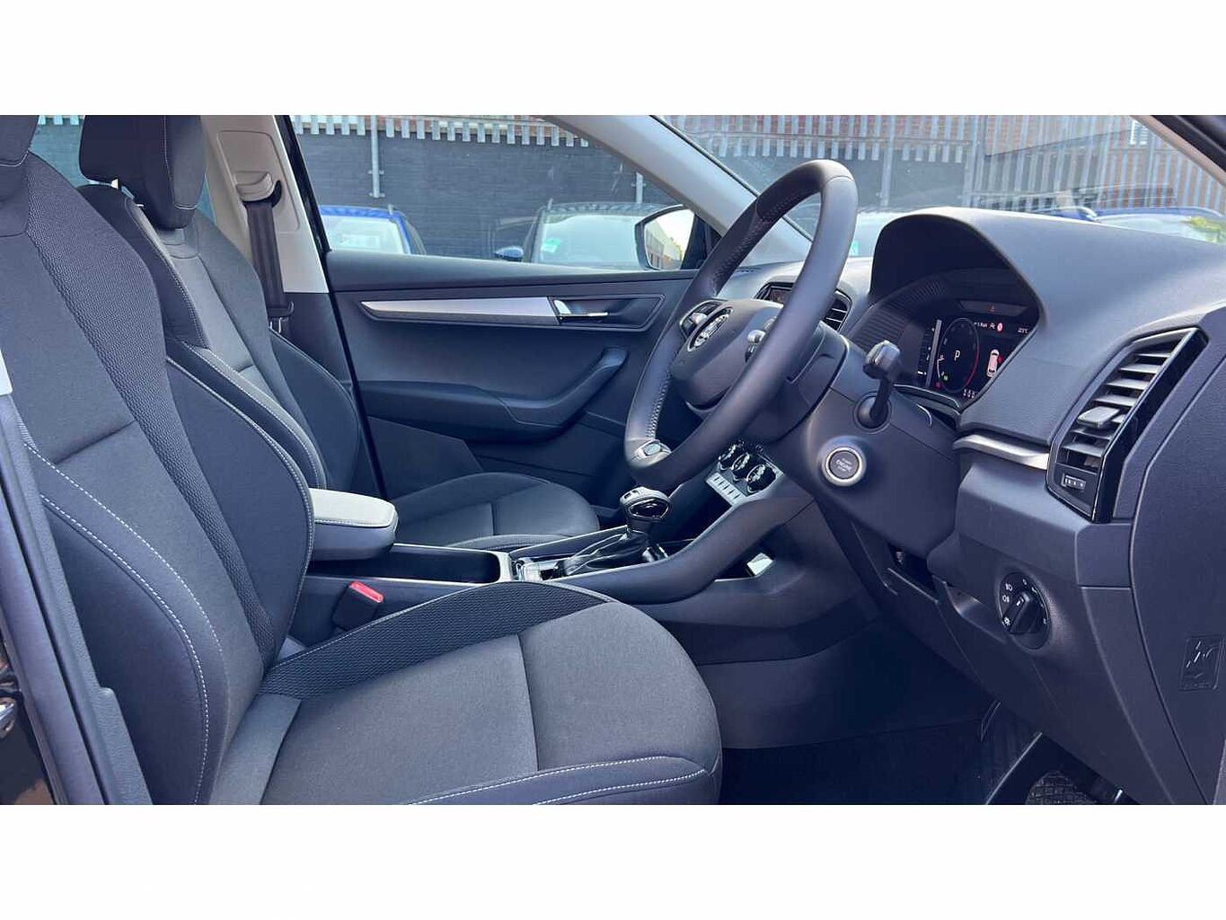 SKODA KAROQ 1.5 TSI SE Drive 5dr DSG