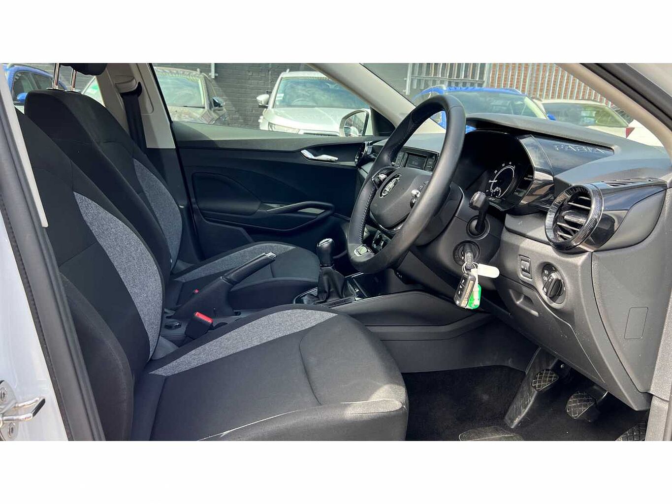 SKODA Fabia 1.0 MPI (80ps) SE Comfort 5-Dr Hatchback