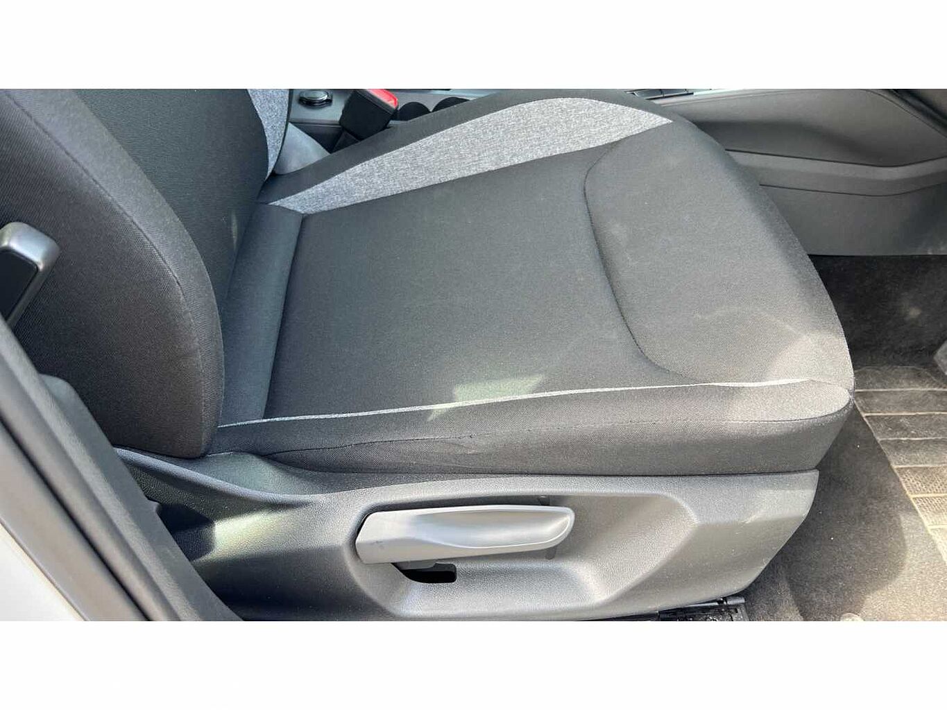 SKODA Fabia 1.0 MPI (80ps) SE Comfort 5-Dr Hatchback