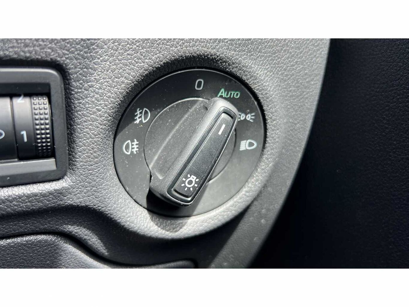 SKODA Fabia 1.0 MPI (80ps) SE Comfort 5-Dr Hatchback
