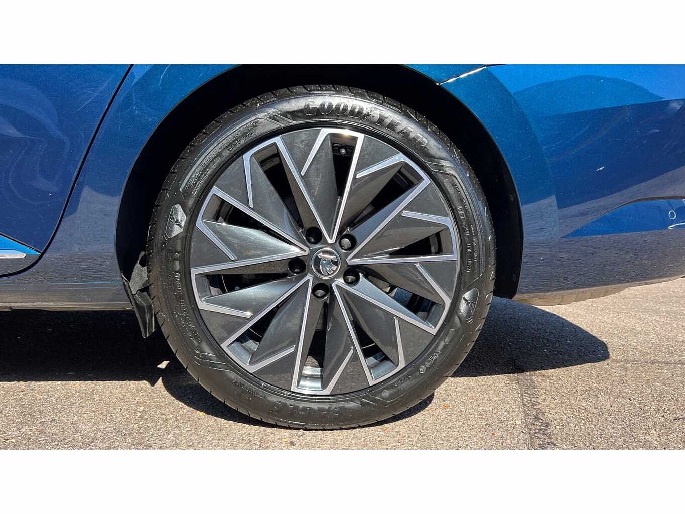 SKODA Superb 2.0 TSI (190ps) Laurin & Klement DSG Hatch