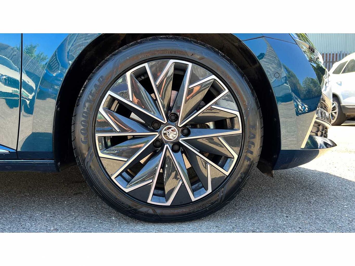 SKODA Superb 2.0 TSI (190ps) Laurin & Klement DSG Hatch