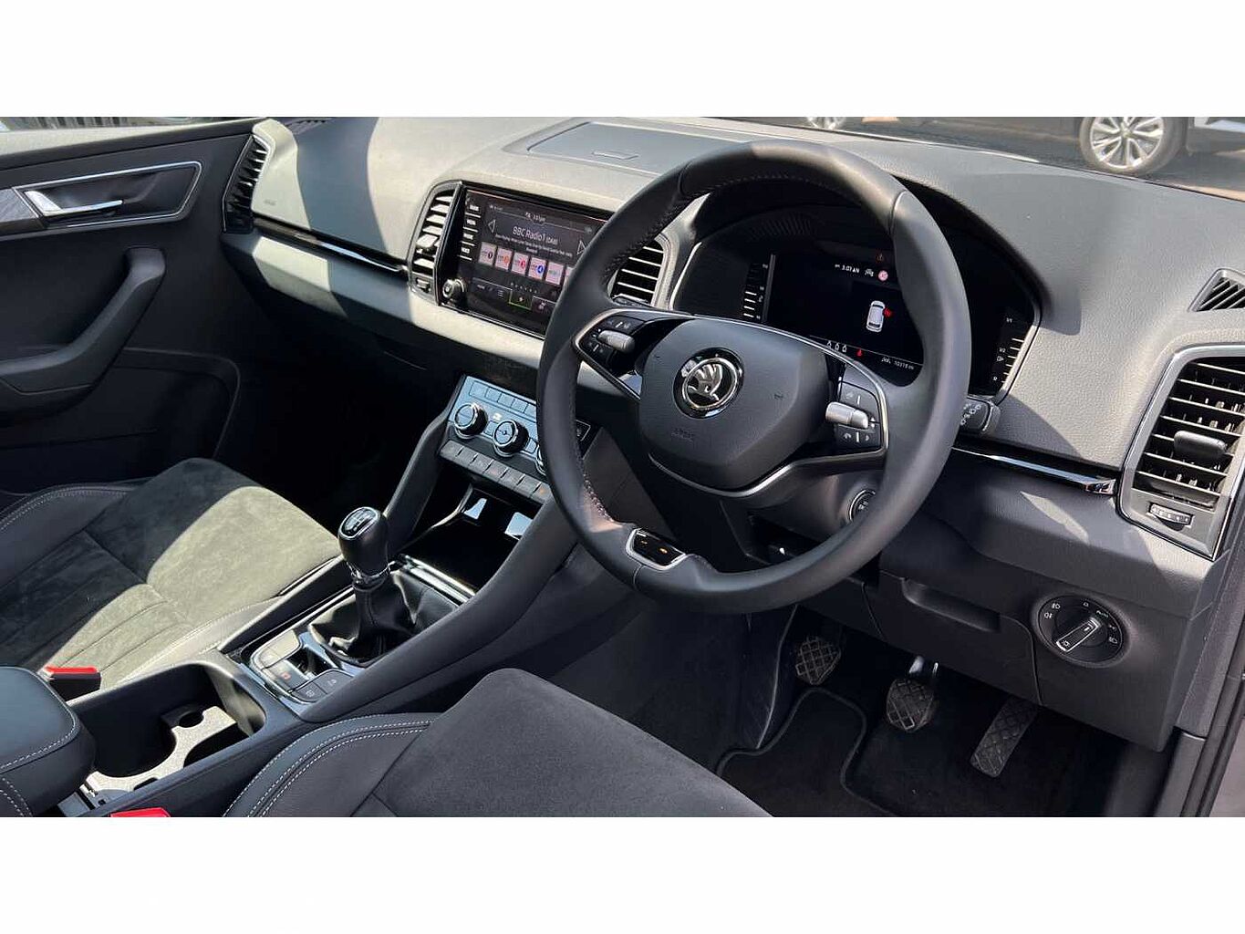 SKODA KAROQ 1.5 TSI SE L 5dr