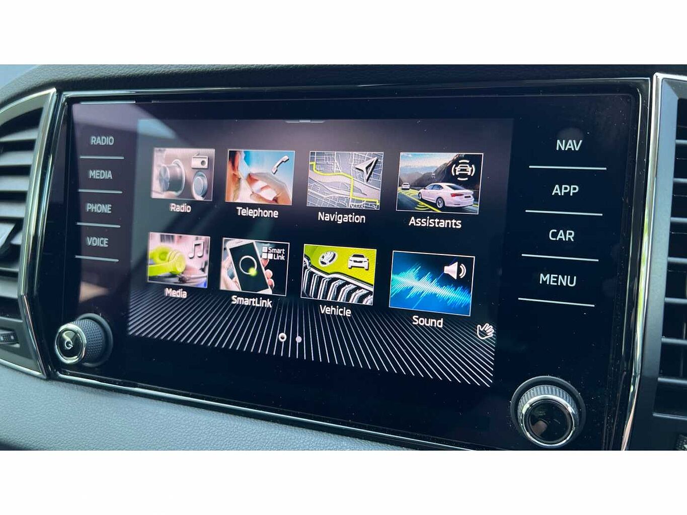 SKODA KAROQ 1.5 TSI SE L 5dr