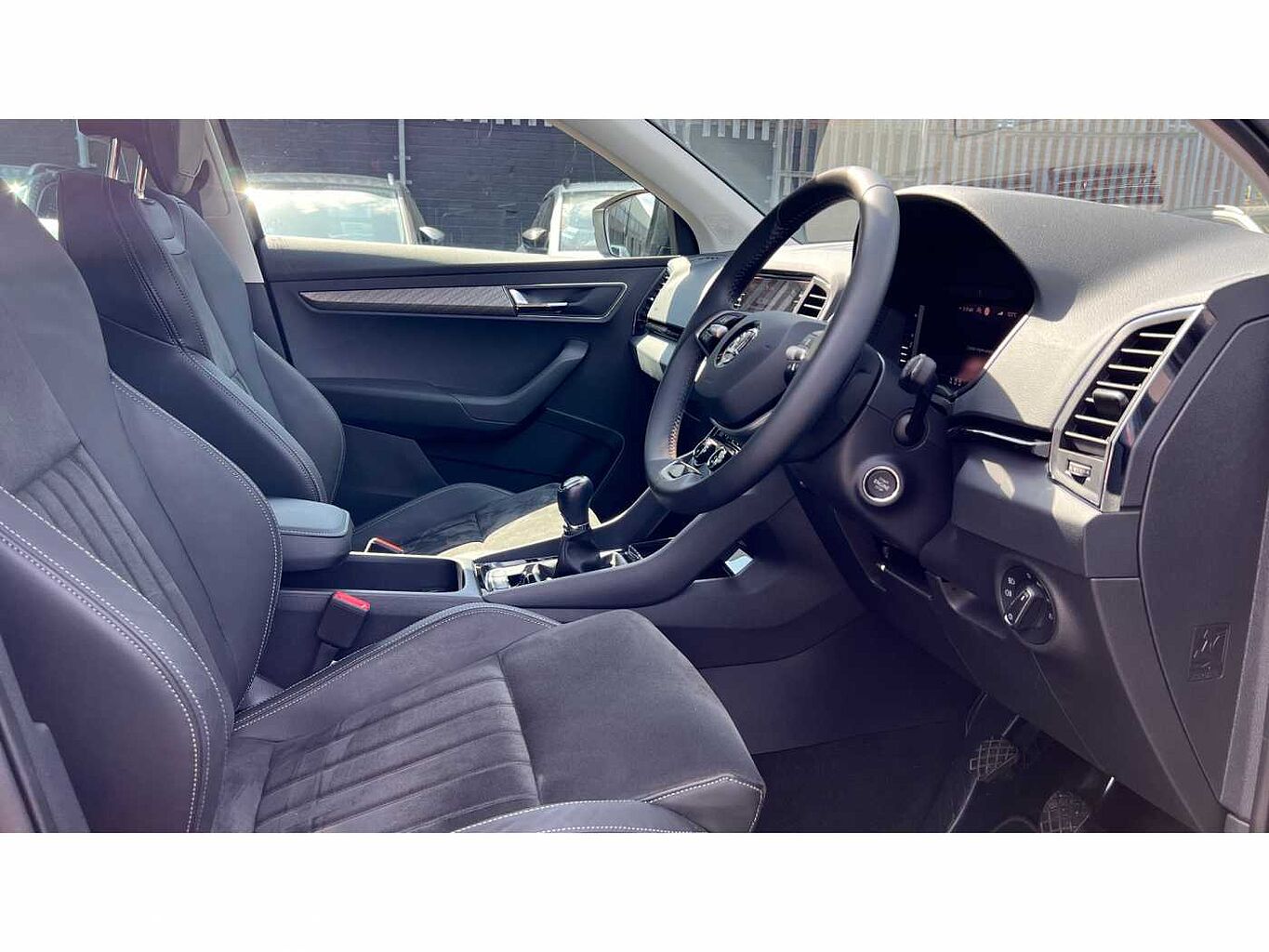 SKODA KAROQ 1.5 TSI SE L 5dr