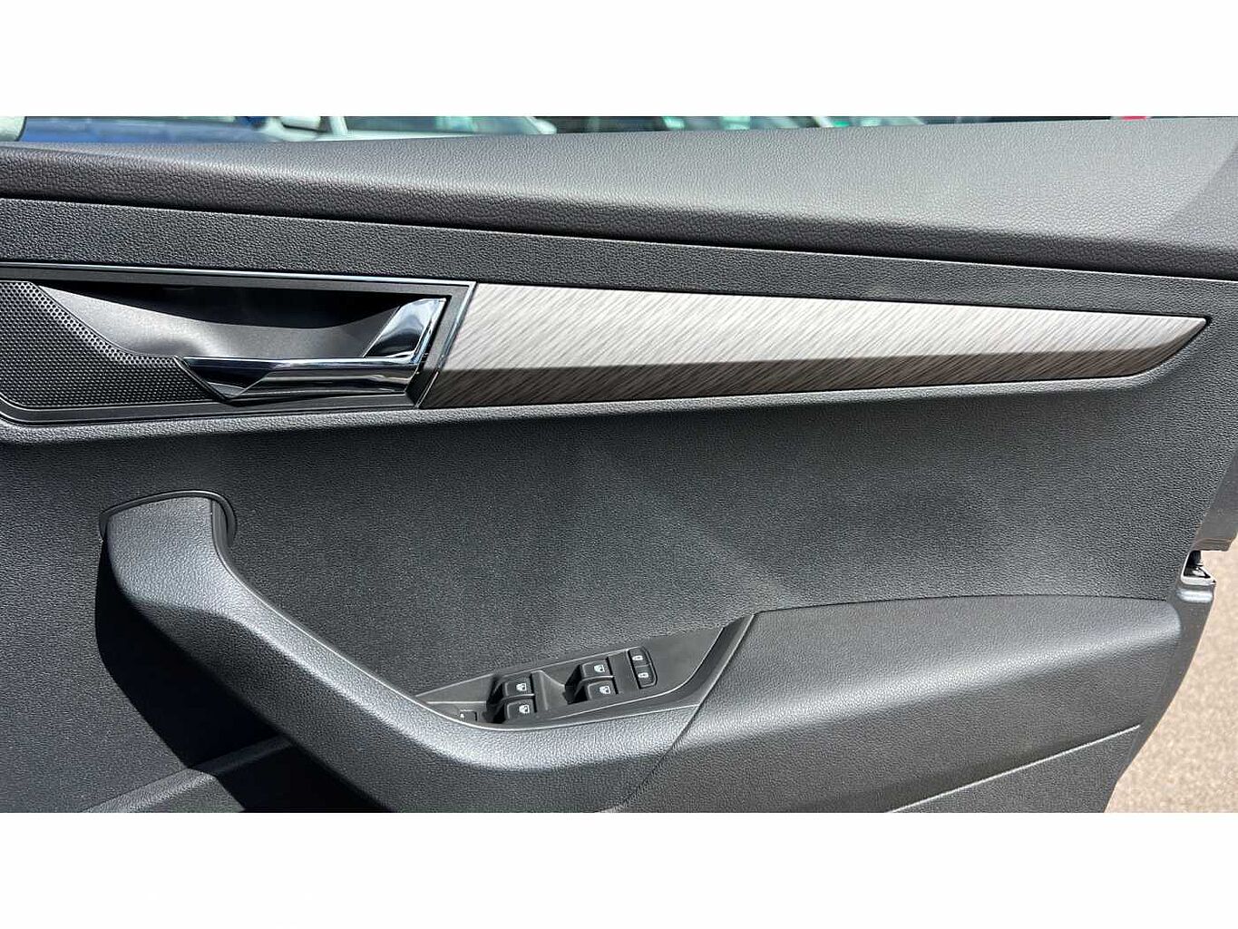 SKODA KAROQ 1.5 TSI SE L 5dr