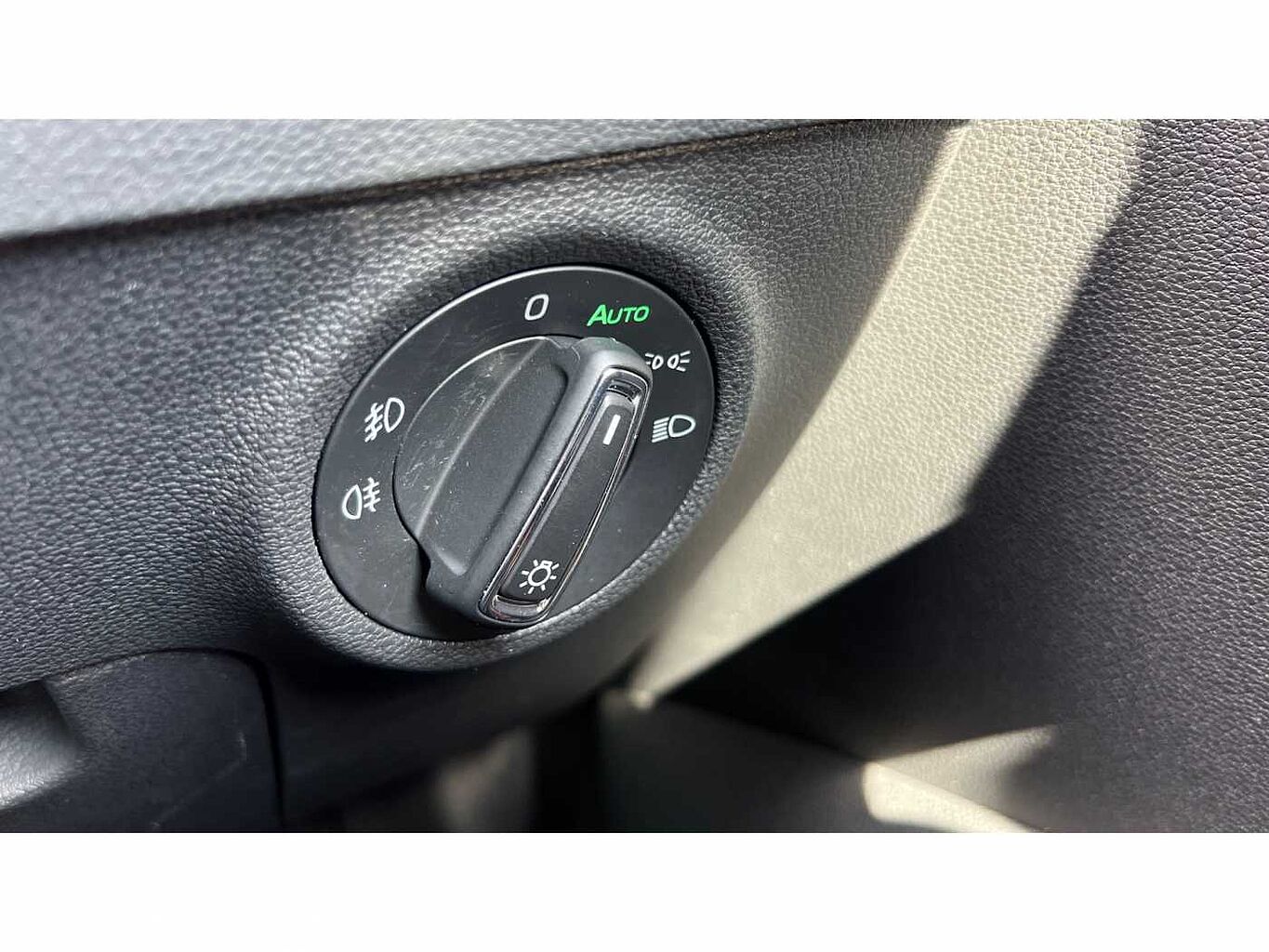 SKODA KAROQ 1.5 TSI SE L 5dr