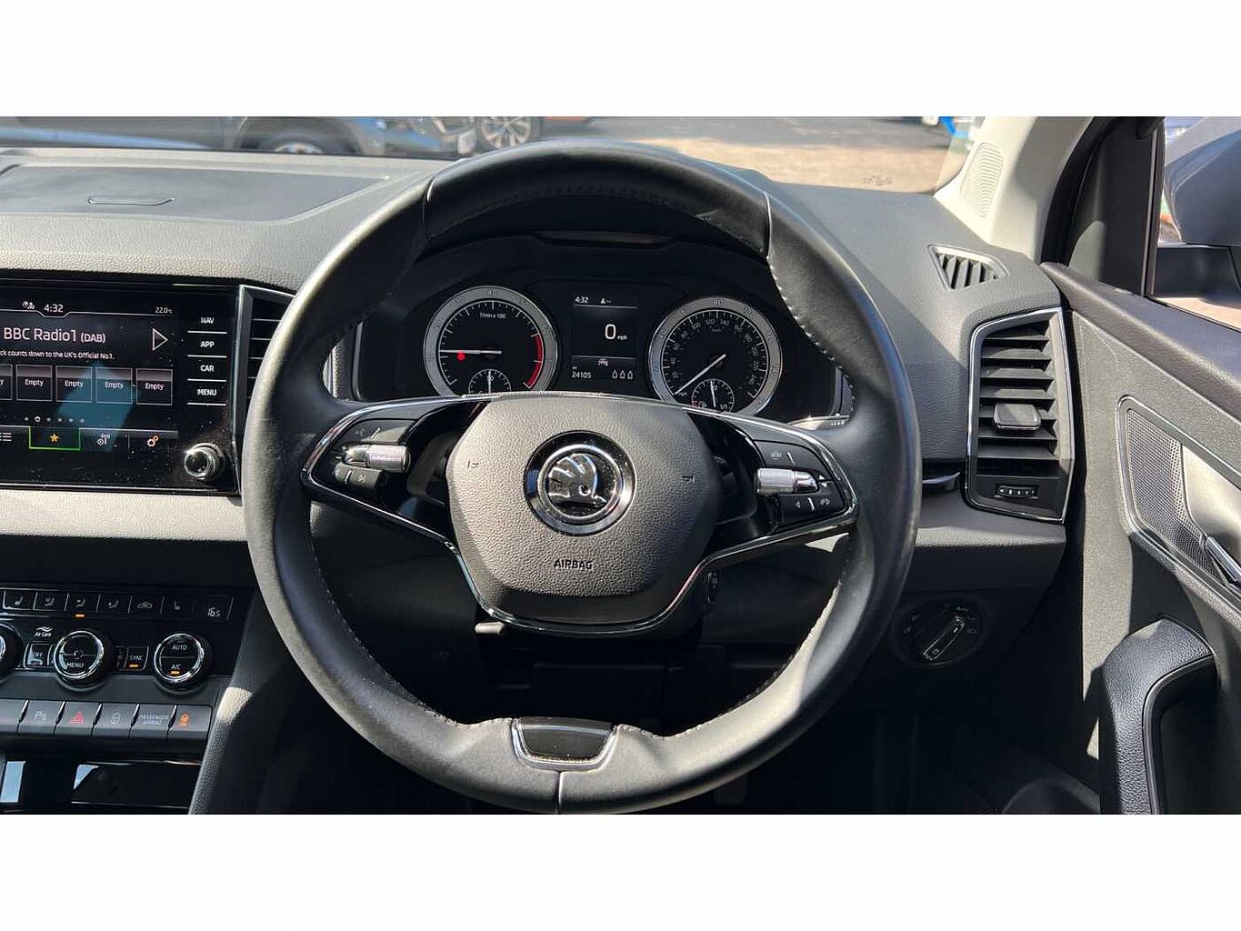 SKODA KAROQ 1.5 TSI SE L 5dr