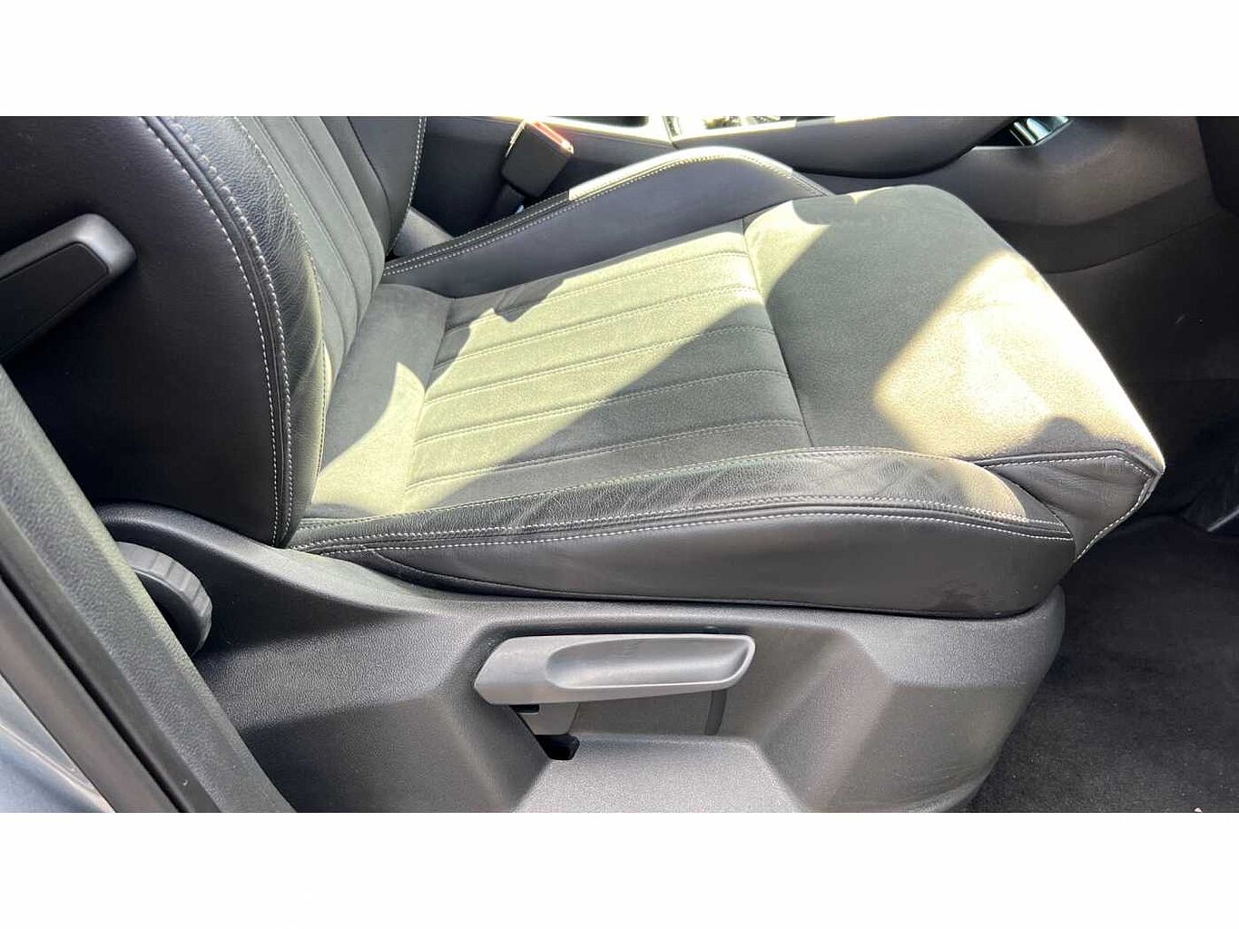 SKODA KAROQ 1.5 TSI SE L 5dr