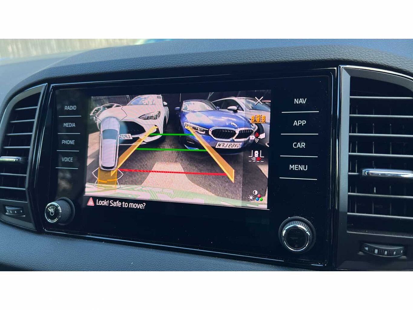 SKODA KAROQ 1.5 TSI Sportline 5dr