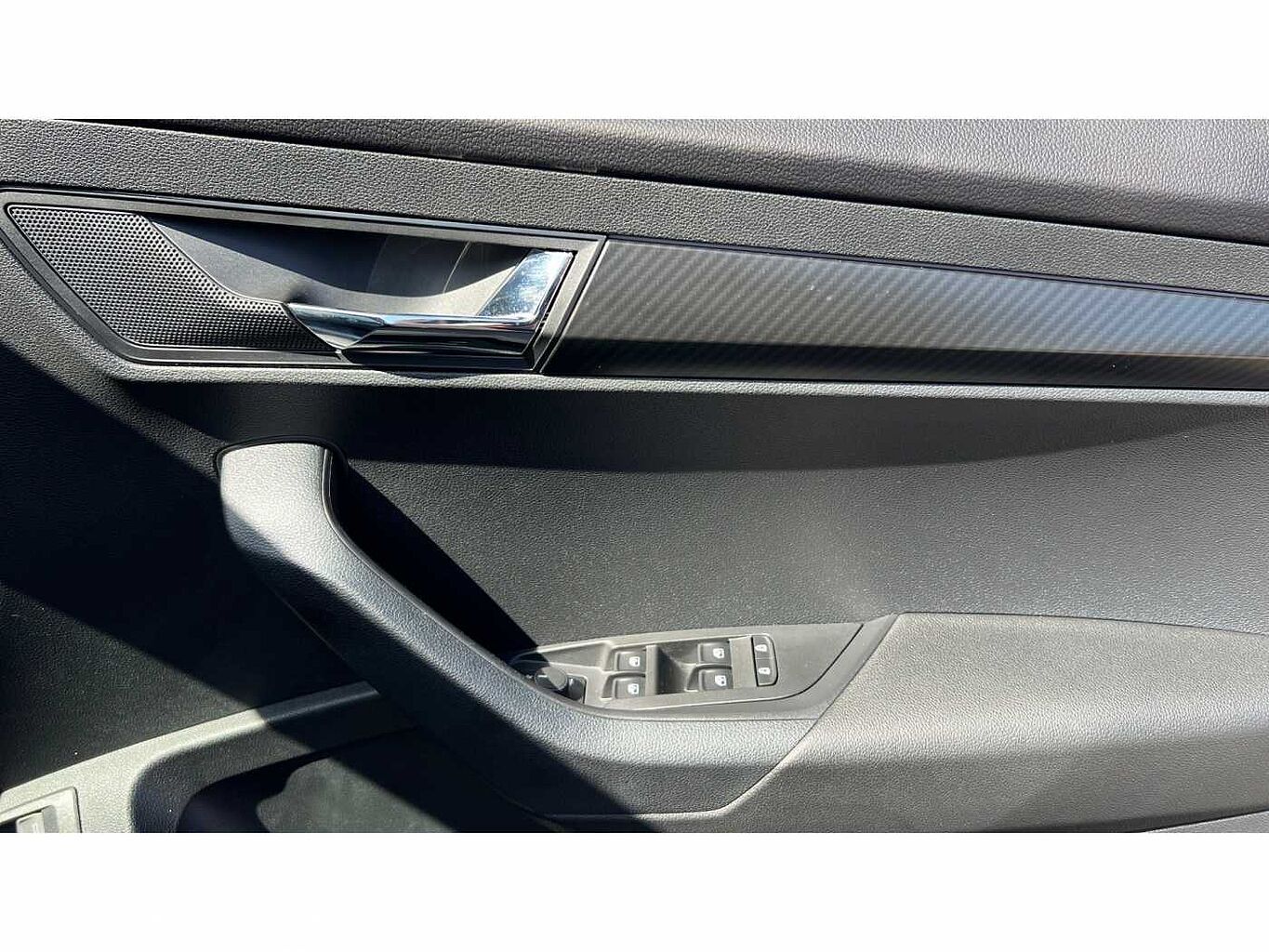 SKODA KAROQ 1.5 TSI Sportline 5dr