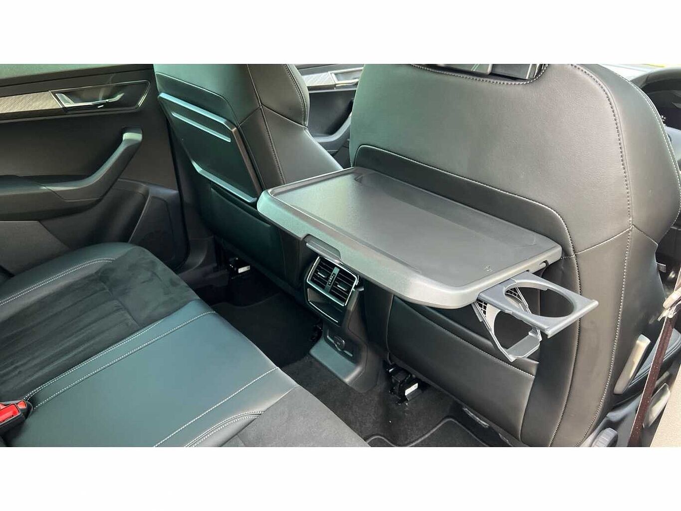 SKODA KAROQ 1.5 TSI SE L 5dr