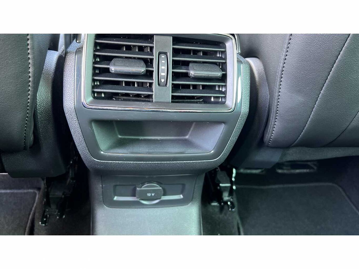 SKODA KAROQ 1.5 TSI SE L 5dr